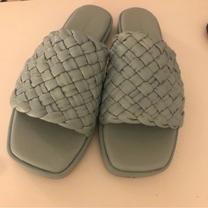 Vince Rumi Woven Slide Sandals size 9